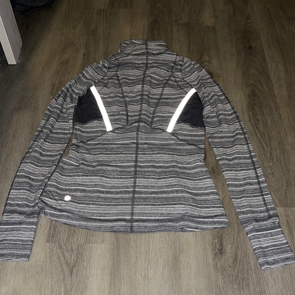lululemon athletica Jackets & Blazers - ❗️SOLD❗️Lululemon Womens size 6 Heathered Gray/White Striped Half Zip Sweatshirt